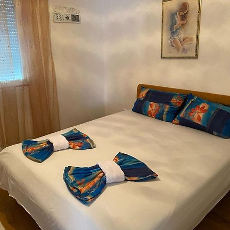 Guest House Kruna อุลซิน ภายนอก รูปภาพ